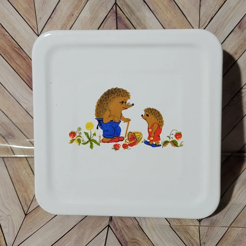 Vtg White Hedgehog Design Enameled Metal  Covered Tray HTF
